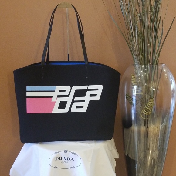 💯% GENUINE PRADA CANVAS TOTE - Picture 2 of 7